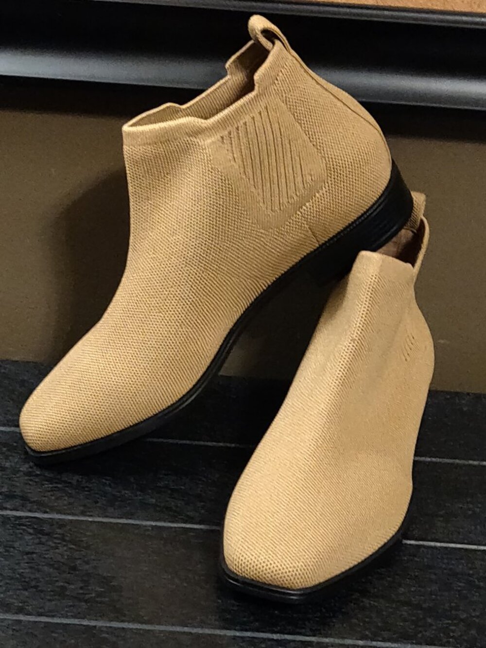 Vivaia Classic Chelsea Ryan Pro Square Toe Ankle Boots Women SIZE 39/US 8